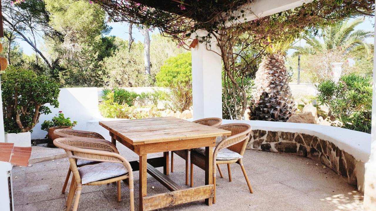Appartamentos Michel Dos Sant Ferran de Ses Roques Bagian luar foto