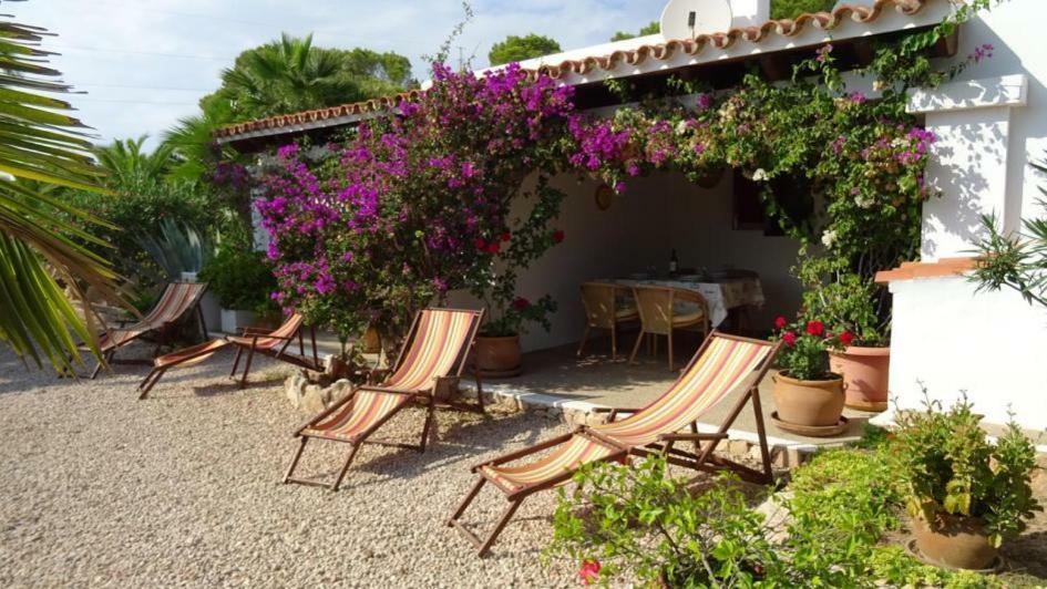 Appartamentos Michel Dos Sant Ferran de Ses Roques Bagian luar foto
